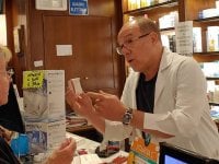 Carlo Verdone in farmacia come il Dr. House: 'Oggi ho risolto un altro caso'