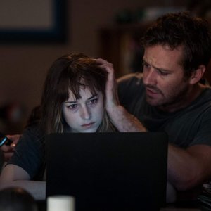 Wounds: una scena del film con Dakota Johnson, Armie Hammer