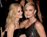 Charlize Theron, Nicole Kidman e i loro ex Brad Pitt e Lenny Kravitz: imbarazzo in TV
