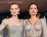 Maleficent 2: Angelina Jolie ed Elle Fanning, amiche fuori dal set, tra paintball e segreti