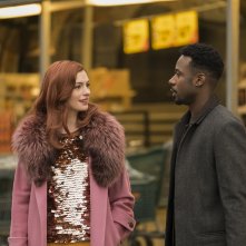 Modern Love: Anne Hathaway e Gary Carr nel terzo episodio