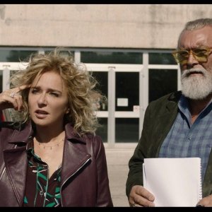 Tutto il mio folle amore: Valeria Golino insieme a Diego Abatantuono in una scena