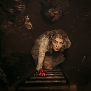 Finchè morte non ci separi: Samara Weaving in un'immagine del film