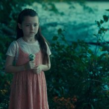 Doctor Sleep: Violet McGraw in una scena del film