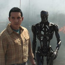 Terminator: Destino Oscuro, Gabriel Luna in una scena del film