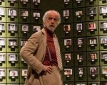 L'uomo del labirinto, recensione: Donato Carrisi ci regala Toni Servillo e Dustin Hoffman, ma non li sfrutta
