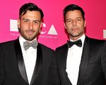 Ricky Martin papà per la quarta volta: la foto del figlio su Instagram con il marito