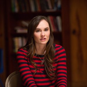 Una canzone per mio padre: Madeline Carroll in una scena del film