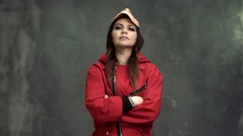 Online Dating Girl fastnar i skorstenen