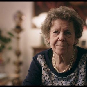 #AnneFrank - Vite Parallele: Arianna Szörenyi in  una scena del film