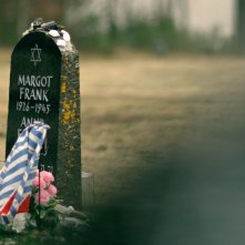 #AnneFrank - Vite Parallele: la tomba di Margot e Anne Frank