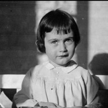#AnneFrank - Vite Parallele: una foto di Anne Frank da bambina