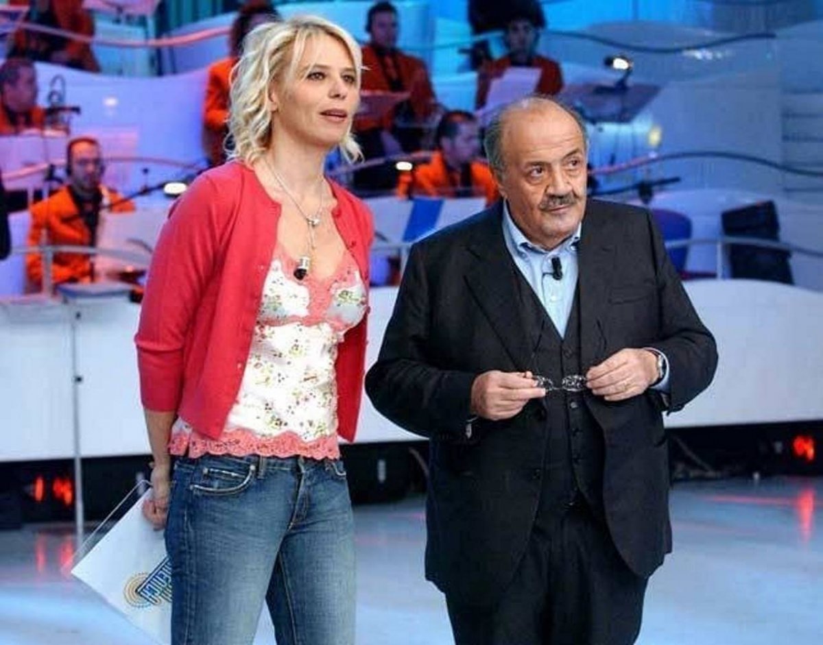 Maria De Filippi e Maurizio Costanzo la foto del matrimonio è un falso