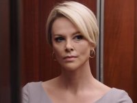 Bombshell, Charlize Theron: 'Babbo Natale è bianco' la battuta più difficile per me che ho due figli neri'