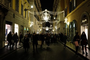 Luminarie Via Condotti   Cn E Boomerang 5