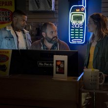 Countdown: Jordan Calloway, Tom Segura, Elizabeth Lail in una scena del film