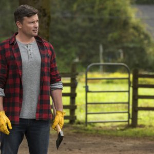 Crisi sulle Terre Infinite: Tom Welling in una foto del crossover