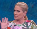 Heather Parisi: 'Picchiata dal mio ex compagno per 7 anni ”. Rivelazione shock da Barbara D'Urso