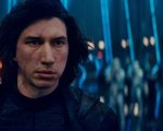 Star Wars: L'ascesa di Skywalker, Kylo Ren alle prese con la maschera di Darth Vader in una scena tagliata