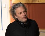 Dexter Fletcher torna alla regia con Renfield, film ideato da Robert Kirkman
