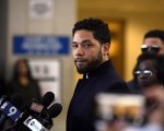 Jussie Smollett: l'ex star di Empire fa causa alla città e alla polizia di Chicago