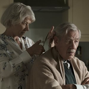 L'inganno perfetto: Ian McKellen con Helen Mirren in una scena del film