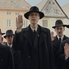 Jojo Rabbit: Stephen Merchant in una scena del film