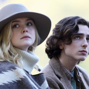 Un giorno di pioggia a New York: Elle Fanning, Timothée Chalamet in una scena del film