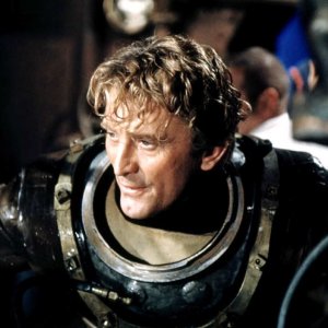 20.000 Leghe sotto i mari: Kirk Douglas in una scena