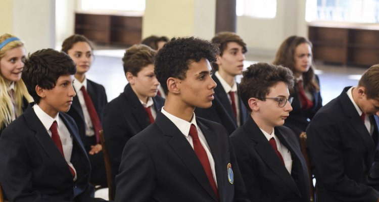 A Che Ora C è Il Collegio