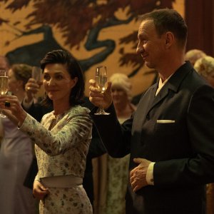 The Feed: David Thewlis e Michaelle Fairley in una foto della serie