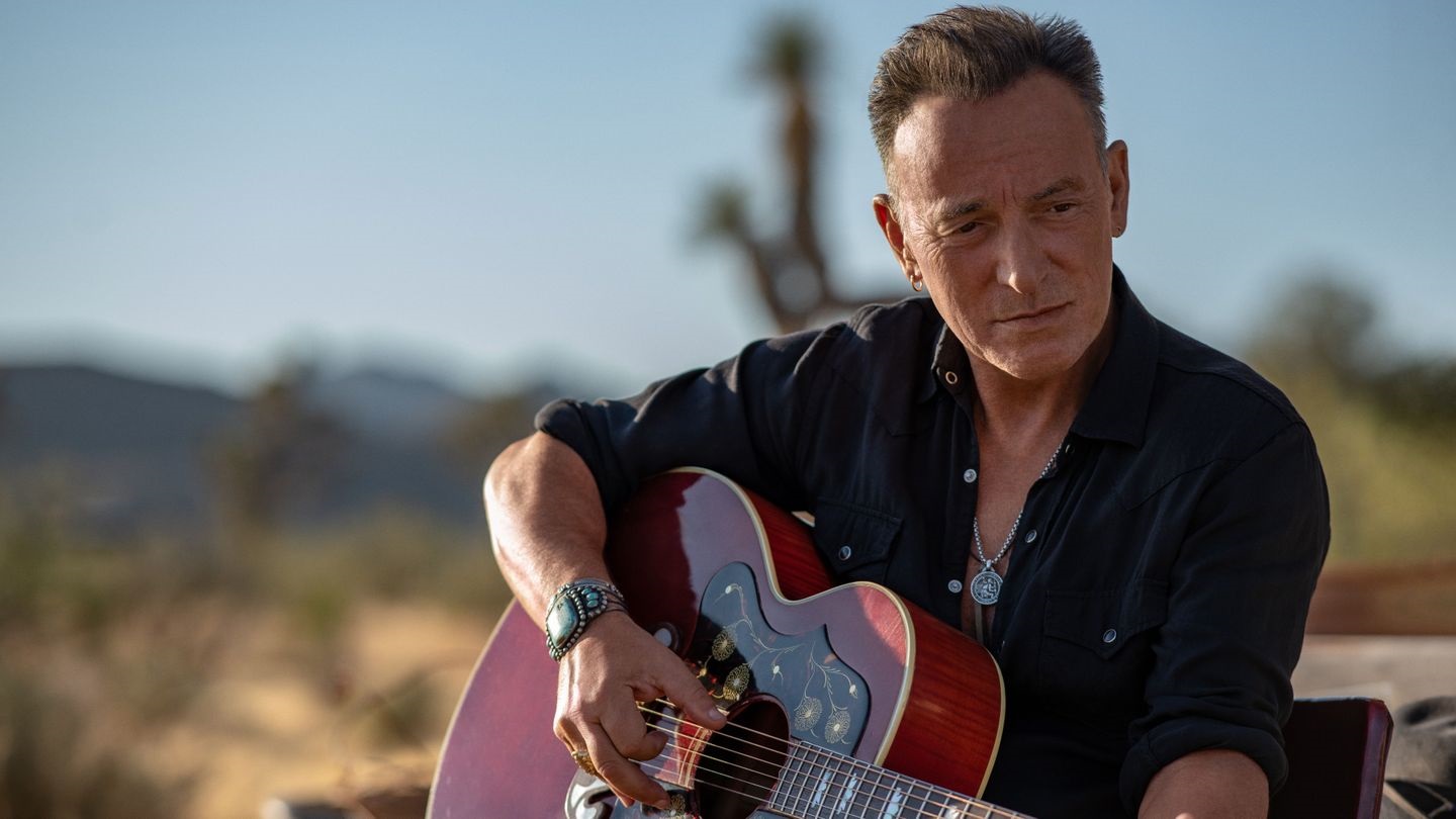 Bruce Springsteen in una scena di Western Stars