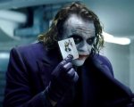 Il cavaliere oscuro, stasera su Italia 1 il film con Heath Ledger nei panni di Joker