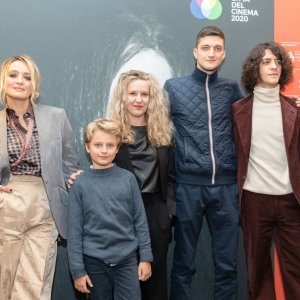 Letto N. 6: il cast al completo