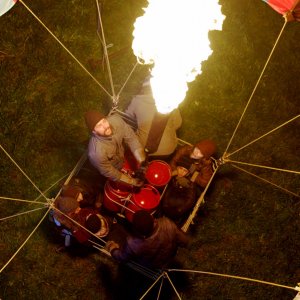 Balloon - Il vento della libertà: una scena con la mongolfiera
