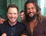 Jason Momoa rimprovera Chris Pratt per aver utilizzato una bottiglia di plastica!