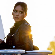 6 Underground: una scena del film con Adria Arjona