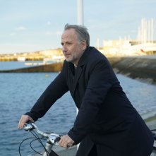 Il mistero Henri Pick: una scena del film con Fabrice Luchini