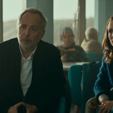 Il mistero Henri Pick: una scena del film con Fabrice Luchini, Camille Cottin