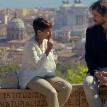 Il nostro Papa: Iago Garcia e Tiziana  Lupi in una scena del film