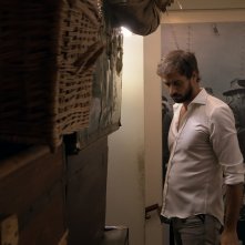 Il nostro Papa: Iago Garcia in una scena del film