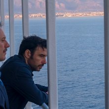 La Dea Fortuna: Stefano Accorsi con Edoardo Leo in una scena del film