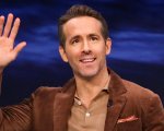 Ryan Reynolds prende in giro Joe Keery: 'Non è sicuramente un eroe, è in stile Il Grande Lebowski!'