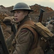1917: George MacKay in una trincea