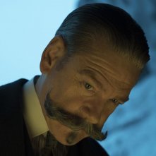 Assassinio sull'Orient Express: un primo piano di Kenneth Branagh e dei suoi baffi