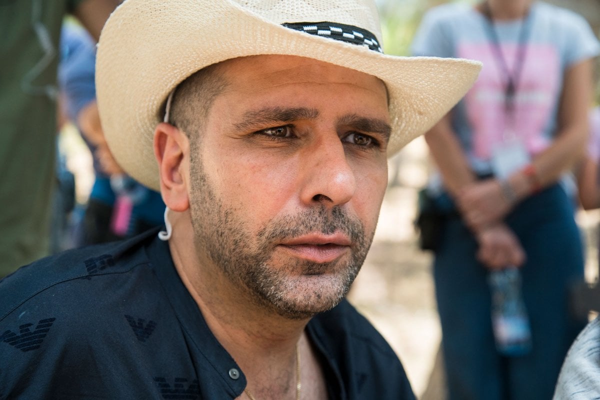 Checco Zalone chiude le riprese di Buen Camino: il nuovo film di Gennaro Nunziante a Natale nei cinema Checco Zalone chiude le riprese di Buen Camino: il nuovo film di Gennaro Nunziante a Natale nei cinema