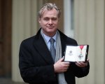 Christopher Nolan premiato a Buckingham Palace per il suo impegno nel cinema