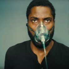 Tenet: John David Washington in una scena
