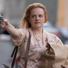 Le regine del crimine: Elisabeth Moss in una scena del film