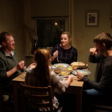 Sorry We Missed You: Kris Hitchen, Debbie Honeywood, Rhys Stone, Katie Proctor in una scena del film